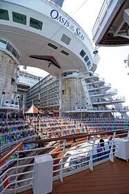 La nave da crociera più grande del mondo sbarca in Italia 3