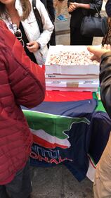 FdI contro i tortellini di pollo regala la mortadella 4