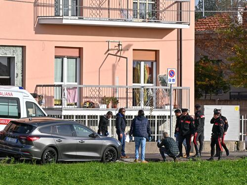 Tragedia a Milano, spara alla compagna e si toglie la vita. Erano in Italia da 3 mesi