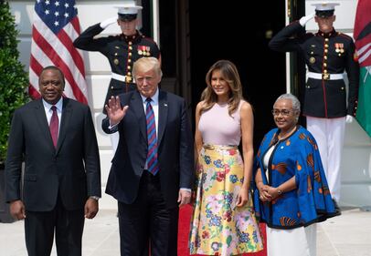 Melania Trump nell'orto con i tacchi: foto 7