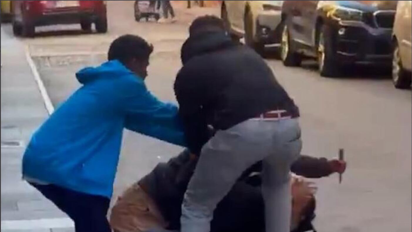 "Nessuna paura": chi sono i due egiziani che hanno aiutato Luca Signorelli a fermare l'attentatore di Modena