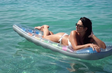 Marika Fruscio, mare e topless su Twitter 4
