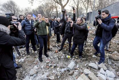 Torino, Salvini circondato dai bambini rom 17