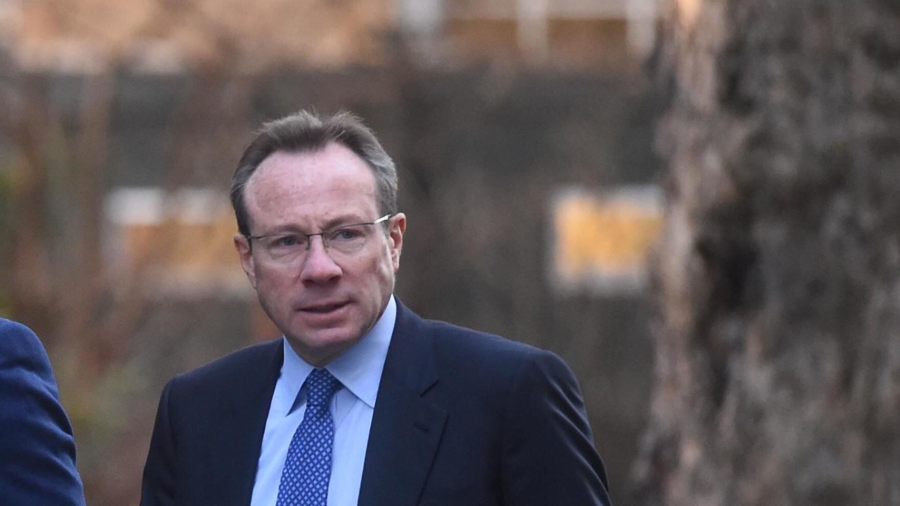 British Telecom taglierà un dipendente su due