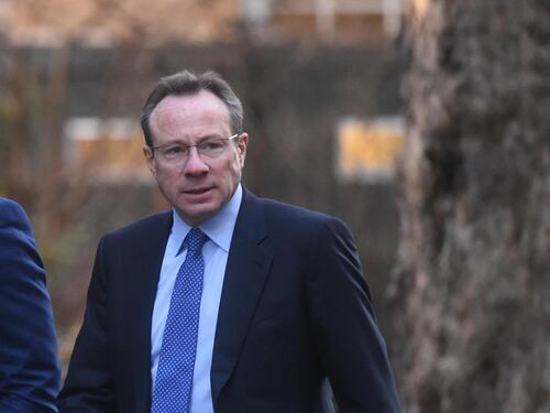 British Telecom taglierà un dipendente su due