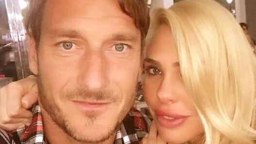 Francesco Totti parla di Ilary e rivela: “La sto convincendo per il quarto figlio”