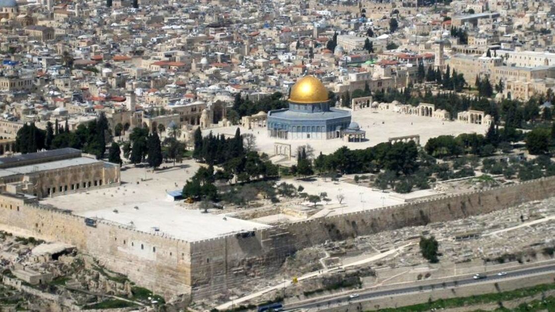 Gerusalemme, scontri alla Spianata. Attentato a Sheikh Jarrah: un morto