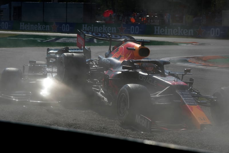 Il terribile incidente tra Hamilton e Verstappen al Gp di Monza 5