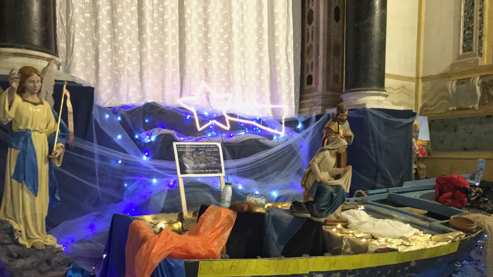 Preside contro il presepe, il sindaco: "Cancella la nostra identità"