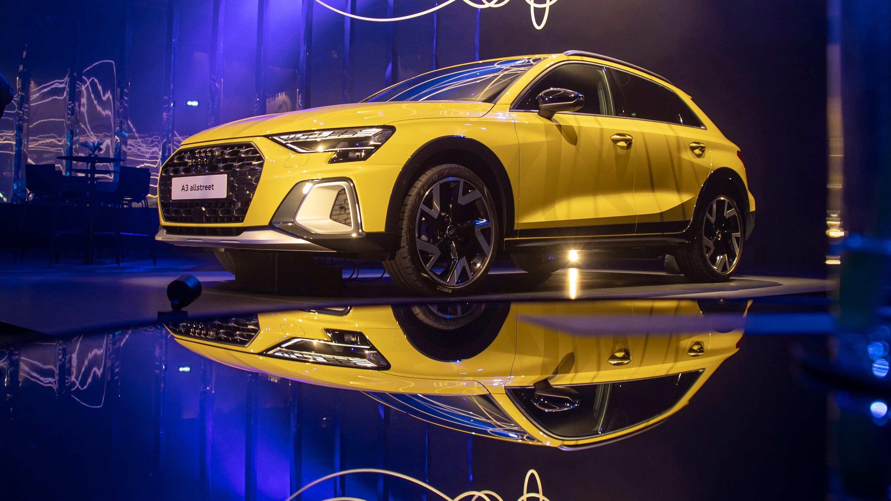Esplorando l'evoluzione: Audi A3 allstreet incontra il cuore urbano di Milano