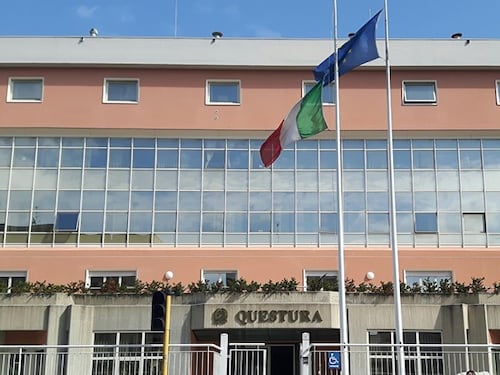 Violenza anche contro le forze dell'ordine: la polizia rimpatria tunisino