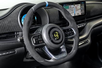 Abarth 500e 14