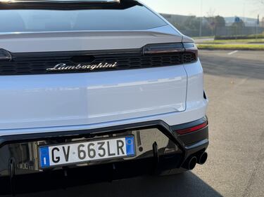 Lamborghini Urus SE: guarda la gallery del nuovo super-SUV da 800 CV 8
