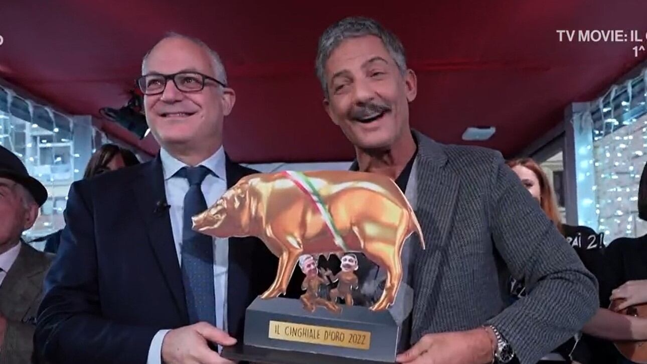 "Cinghialino d'oro". Lo sfottò di Fiorello a Gualtieri