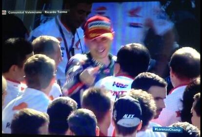 Lorenzo festeggia con la Honda 3