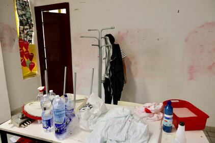 Volontari nella scuola dopo gli atti vandalici  3