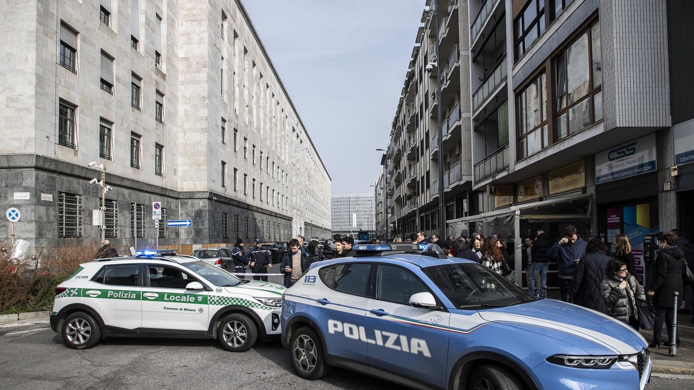Allarme bomba paralizza il tribunale. Saltano le udienze, liberi tre arrestati