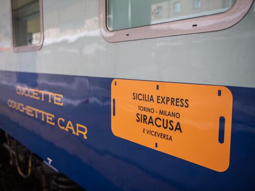 Il Sicilia Express, il treno che unisce l'Italia