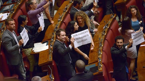 Baci gay in Aula: la protesta dei deputati del M5S 2