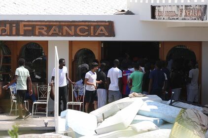 Giugliano, i migranti protestano contro le condizioni di vita 6