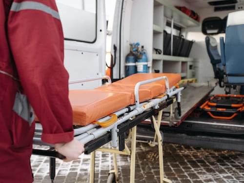 Investito da un bus mentre era in bici, muore bimbo di 7 anni
