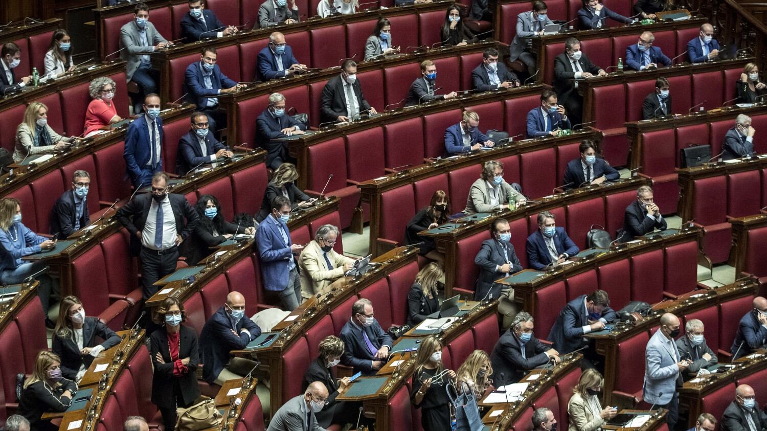 I 5S definitivamente nel caos: ora è rissa sulle multe alle ong