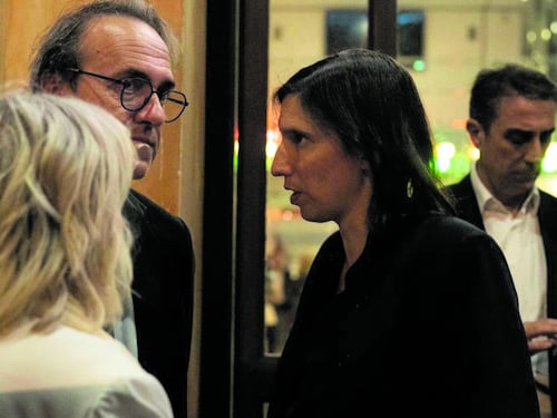 Conte trascina la Schlein al cinema per “Naza”