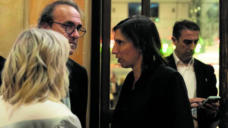 Conte trascina la Schlein al cinema per “Naza”