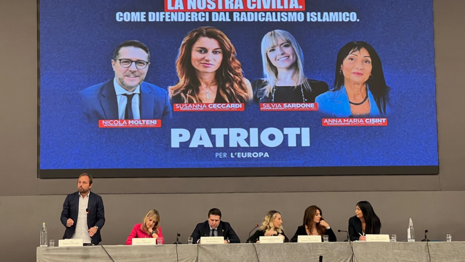 Rischio islamizzazione, l'allarme della Lega: "Politica come cavallo di Troia per la Sharia"