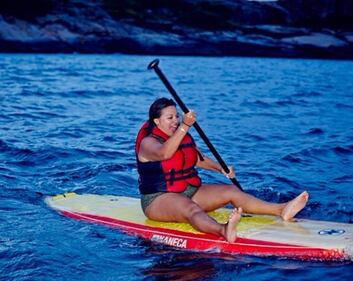 Rihanna, che topless al mare in Brasile 8
