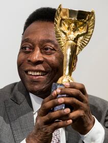 Pelè, una vita regalando emozioni e felicità 8