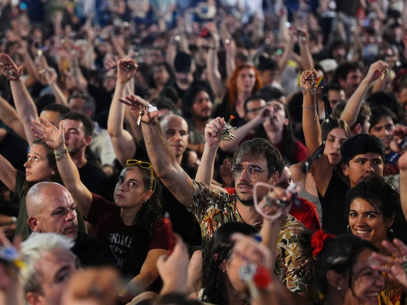 Crisi abitativa in Spagna, in migliaia in piazza dopo lo sfratto di un’87enne