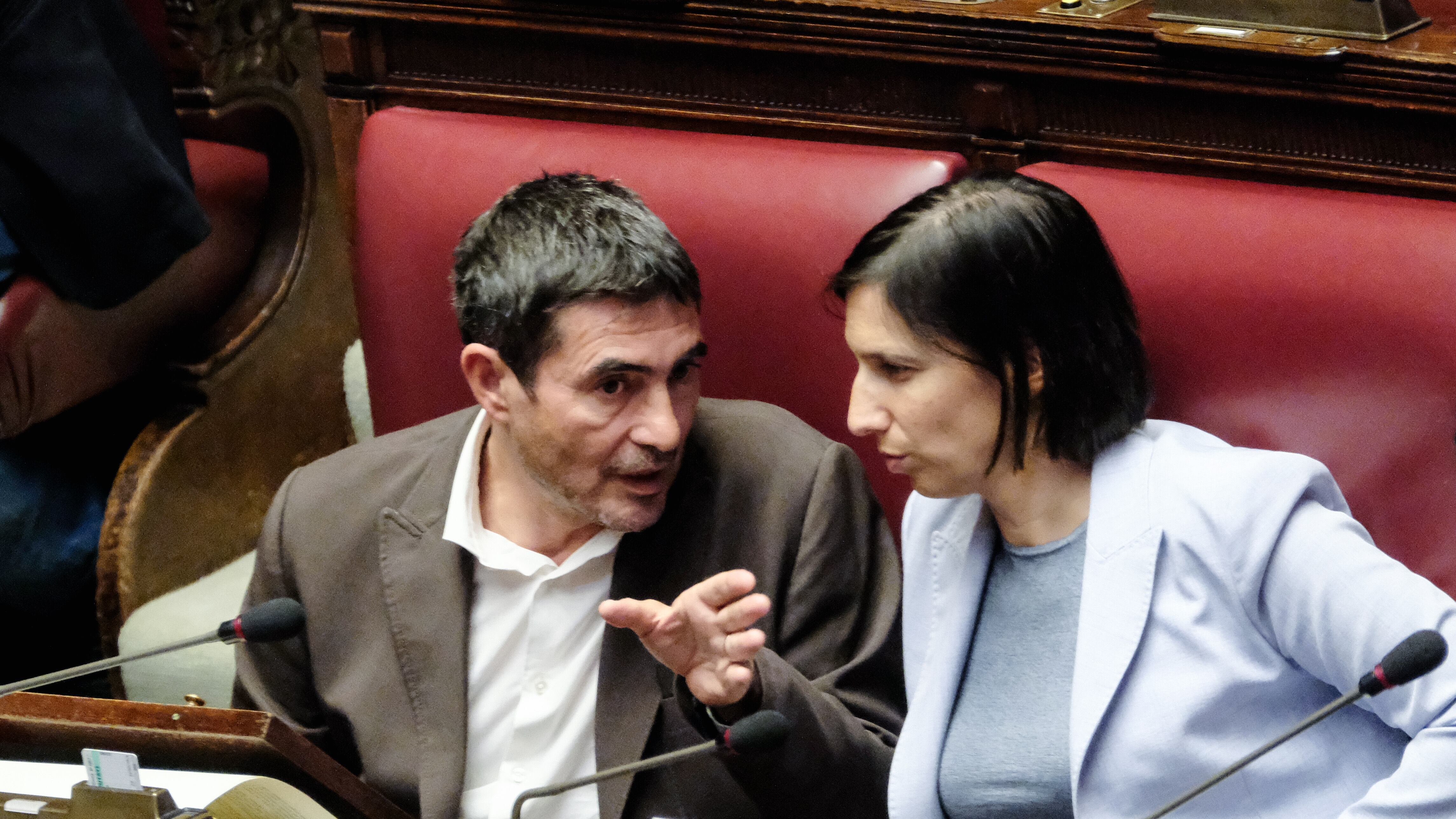 “Schlein è infuriata”. L’audio bomba del segretario di Avs spacca la sinistra in Calabria