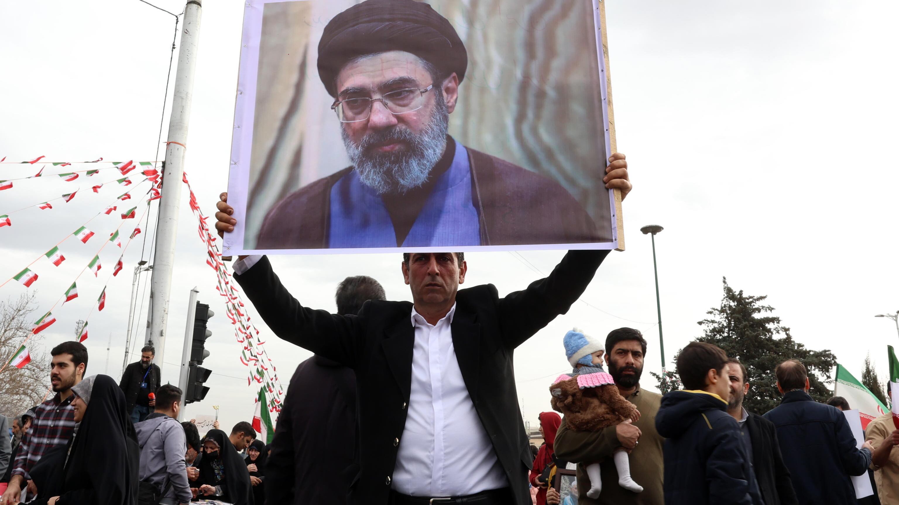 "Vuole ingannarli". L'enigma di Mojtaba Khamenei: chi è davvero