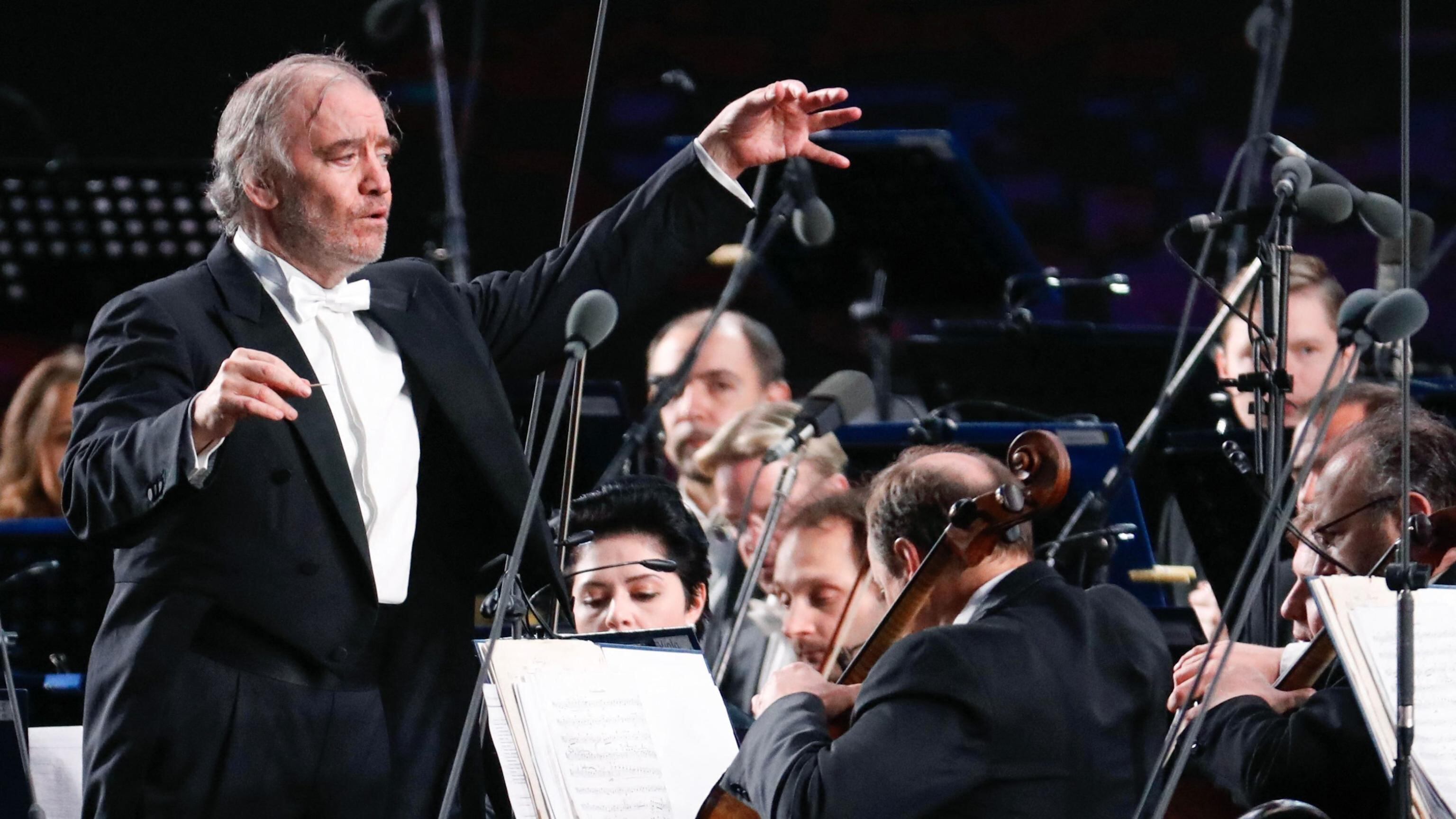 Caserta, annullato il concerto diretto dal russo Gergiev