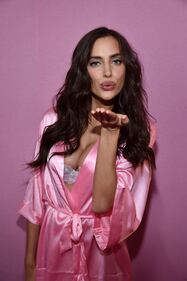 Irina Shayk hot per gli auguri di Natale 43