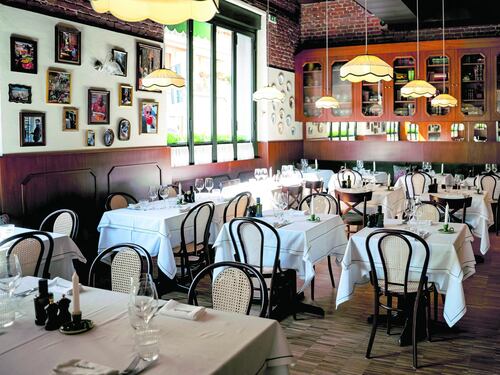 Accogliente con tocchi vintage. Un'osteria davvero... Speciale