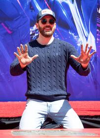 Il cast di Avengers: Endgamne a Hollywood per la cerimonia al Chinese Theatre 3