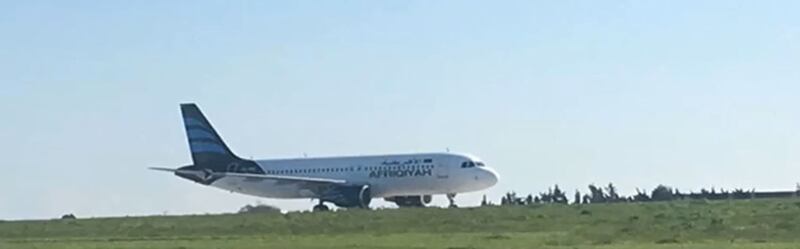 Le immagini del volo dirottato a Malta 2