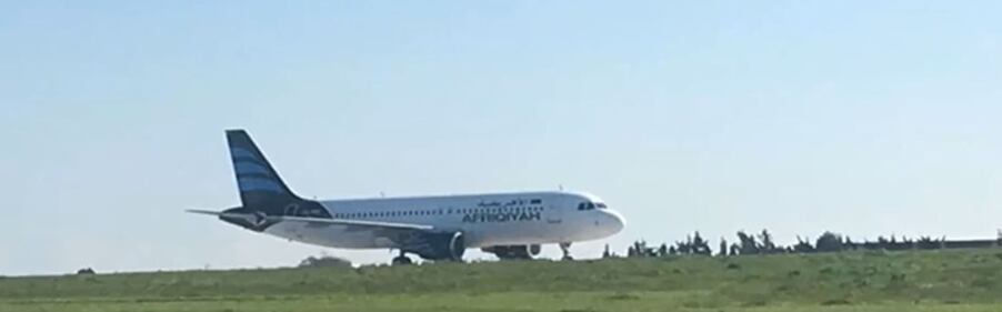 Le immagini del volo dirottato a Malta 2