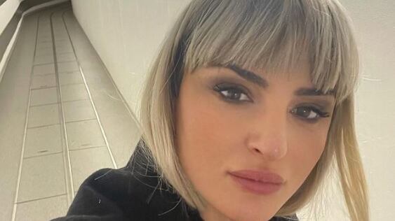 "Mi sono rotta i c... di me stessa". L'amaro sfogo di Arisa sui social