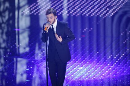 Sanremo 2016: gli abiti della prima serata 75