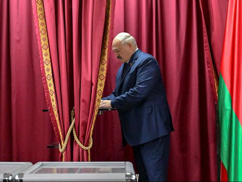 Bielorussia da farsa: il presidente eterno nel Paese senza scelta