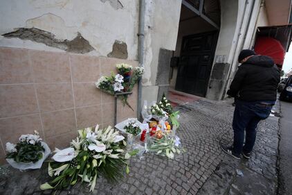 A Cardito fiori, messaggi e orsacchiotti per Giuseppe 2