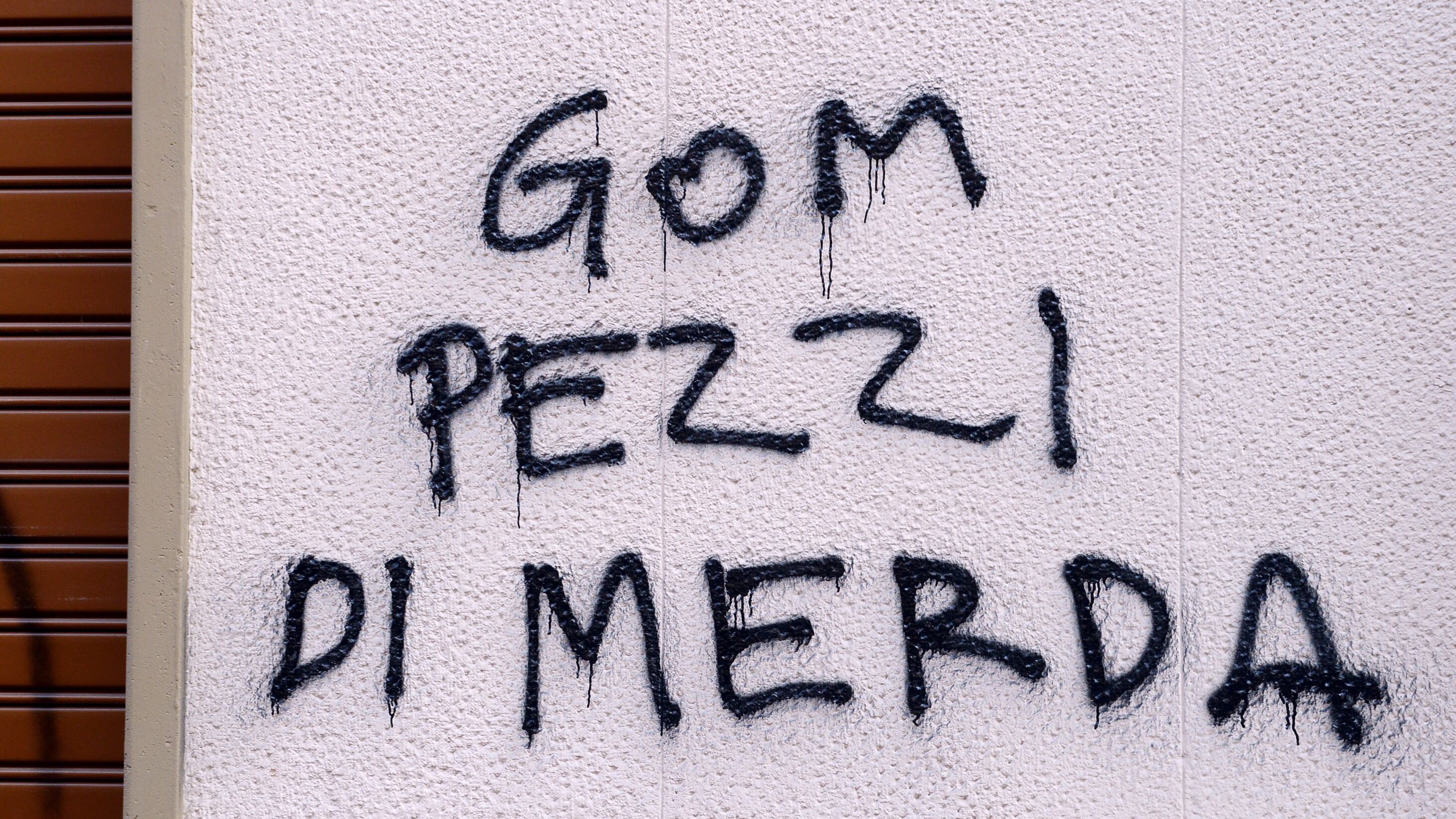 "Tira la pietra...". Sale ancora la tensione anarchica, a Venezia occupata la Ca' Foscari