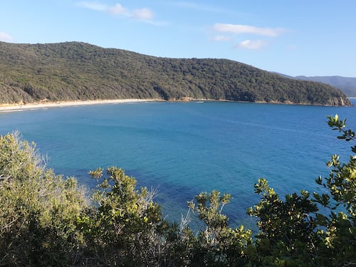 Cala Violina, si entra soltanto su prenotazione