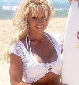 Pamela Anderson torna bagnina. Ancora sexy nel cast di Baywatch 3