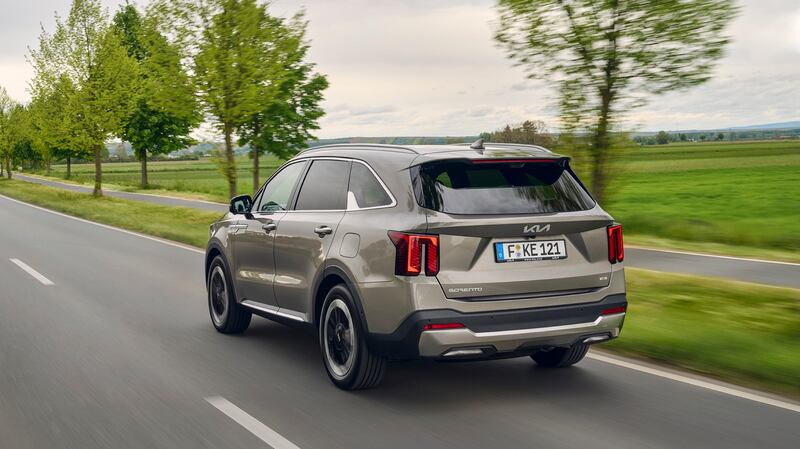 Kia Sorento PHEV 2025: guarda la gallery del nuovo SUV ibrido plug-in 18