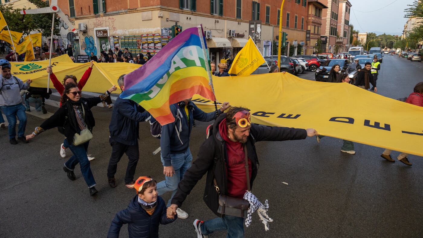 Gli ambientalisti "woke" ora scendono in piazza per protestare contro il patriarcato "estrattivista"