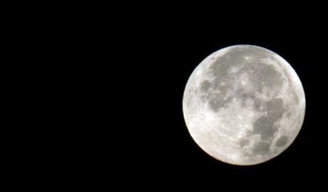 Una notte di luna rossa: ecco l'eclissi nel mondo 2